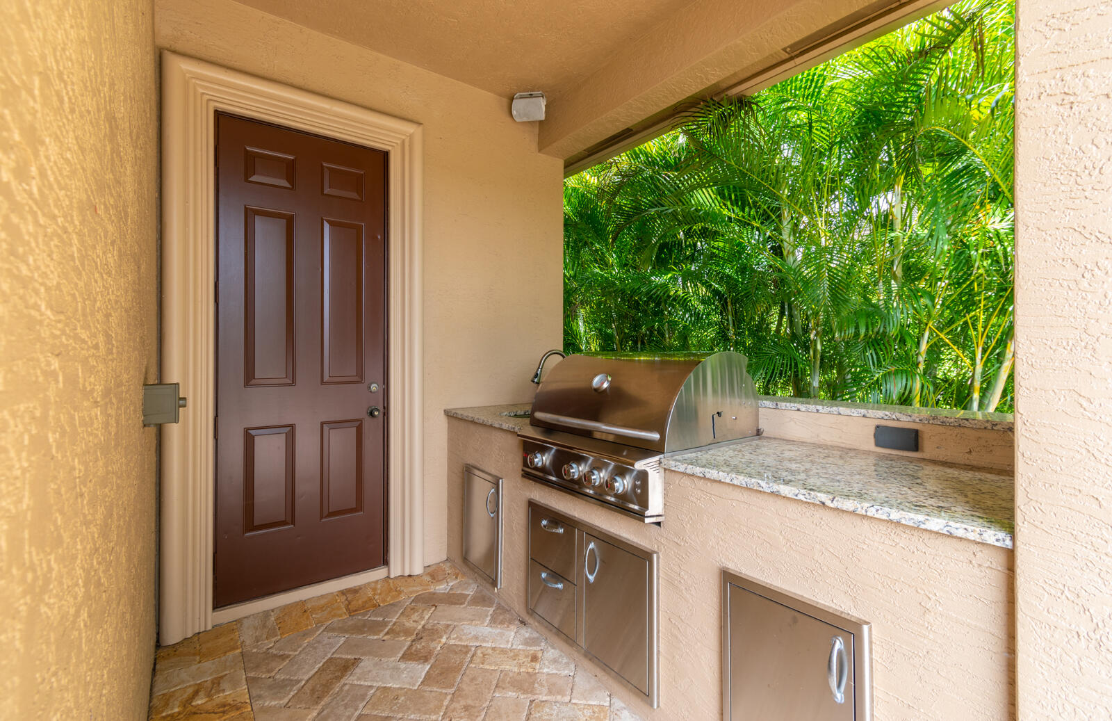 WOODFIELD HUNT CLUB - Residential