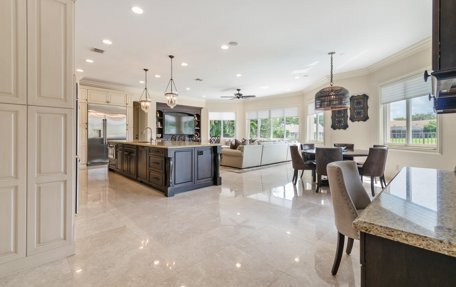 WOODFIELD HUNT CLUB - Residential