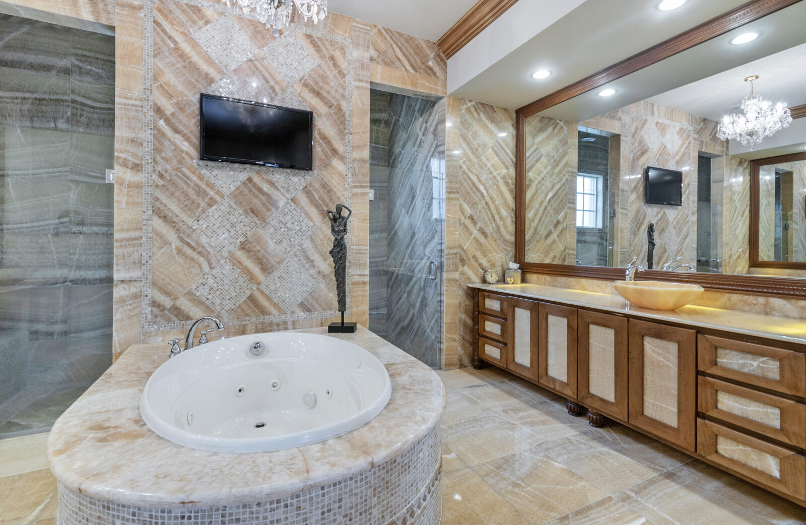 WOODFIELD HUNT CLUB - Residential