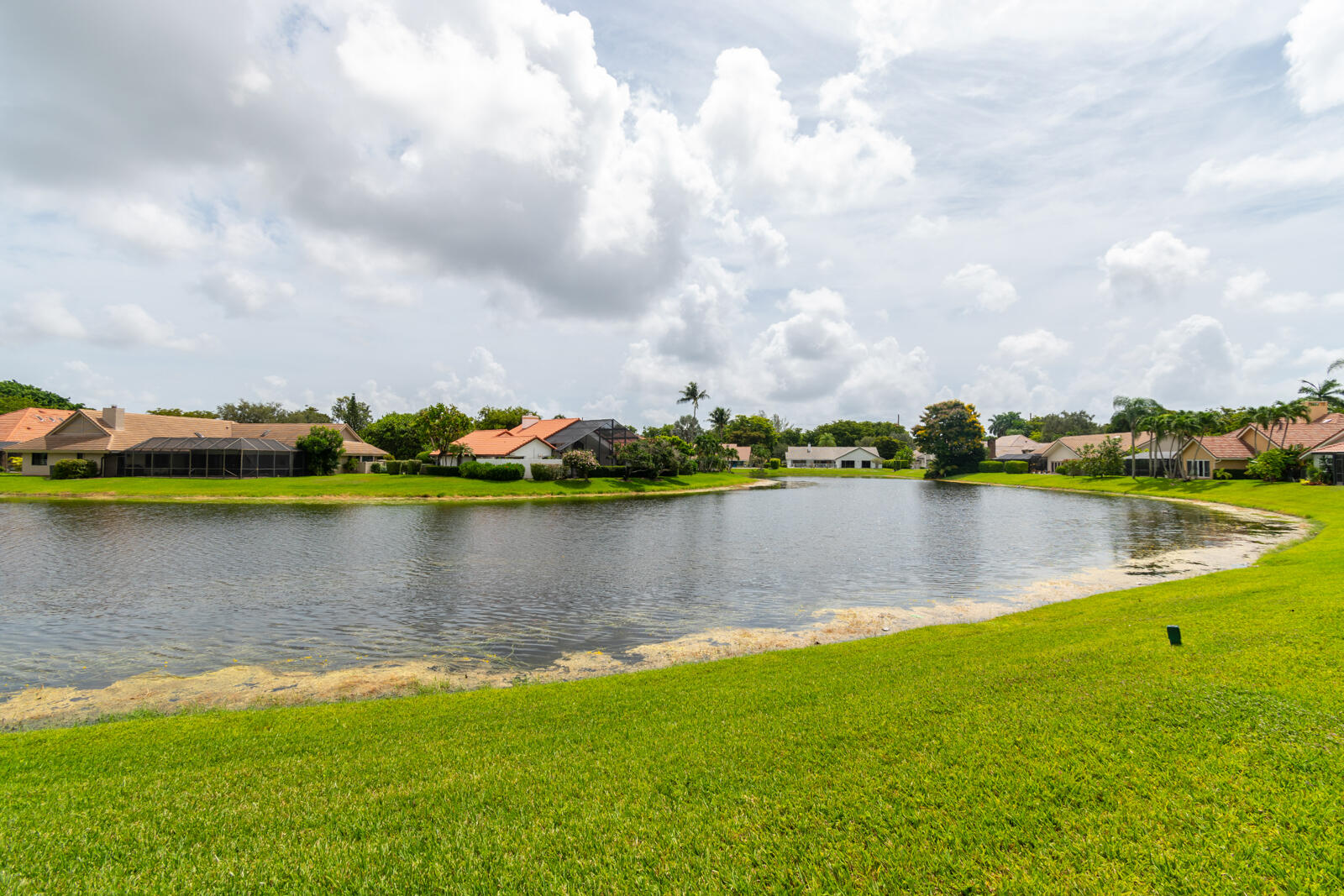 WOODFIELD HUNT CLUB - Residential