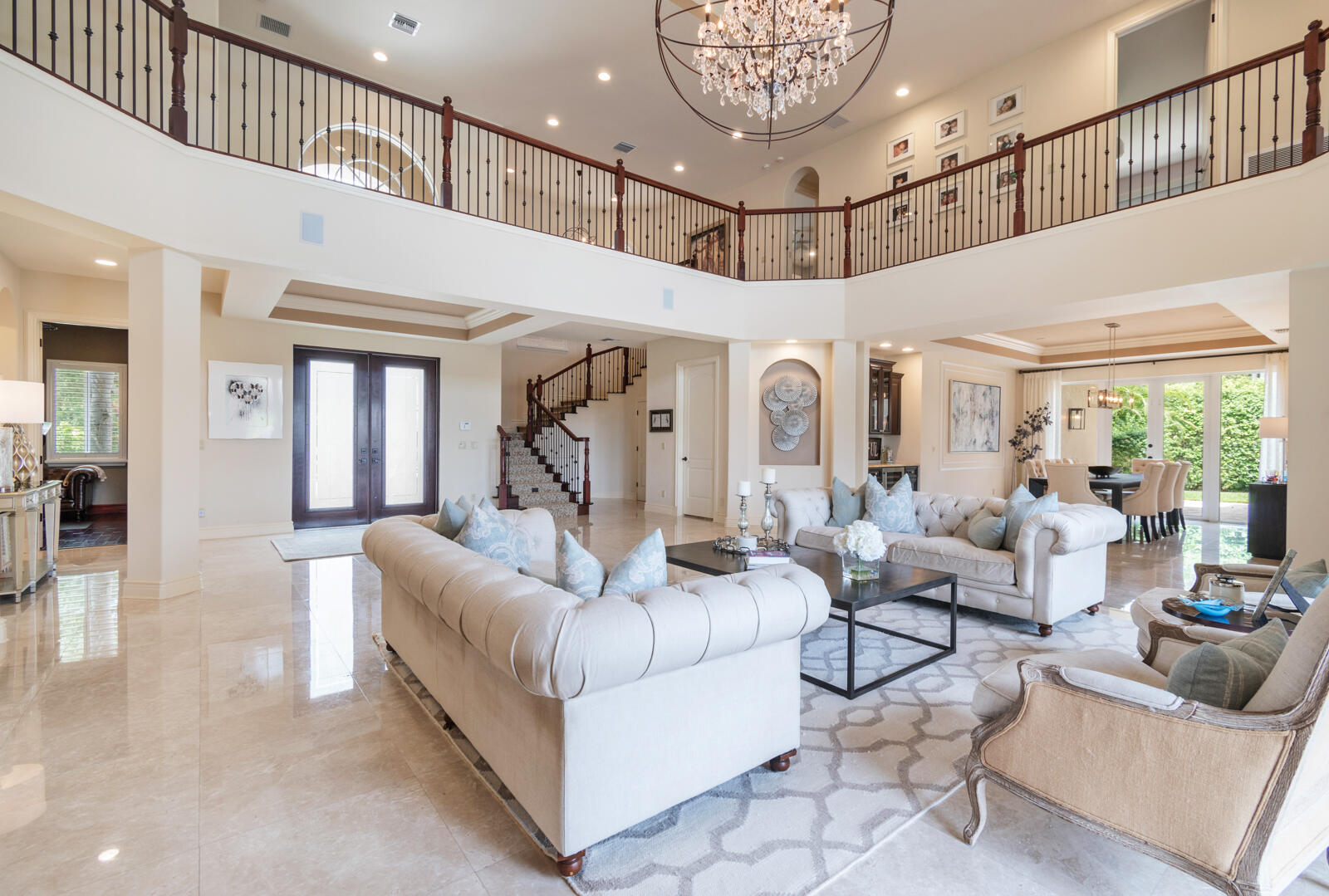 WOODFIELD HUNT CLUB - Residential