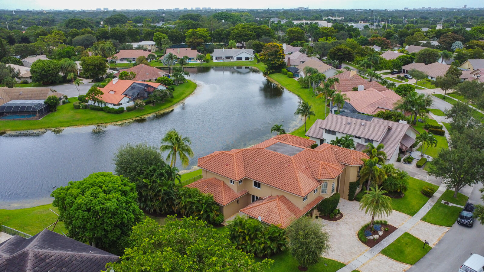 WOODFIELD HUNT CLUB - Residential