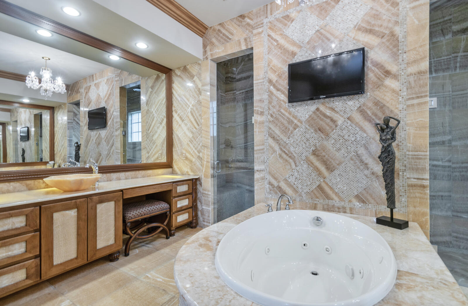 WOODFIELD HUNT CLUB - Residential