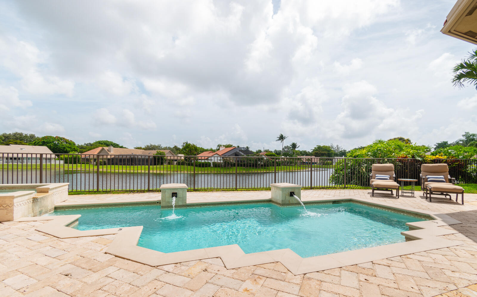 WOODFIELD HUNT CLUB - Residential