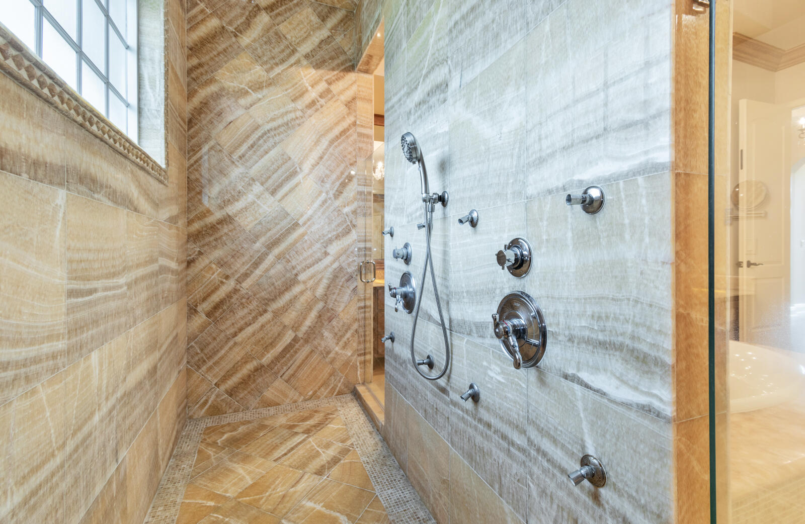 WOODFIELD HUNT CLUB - Residential