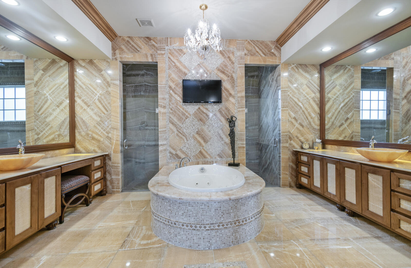 WOODFIELD HUNT CLUB - Residential