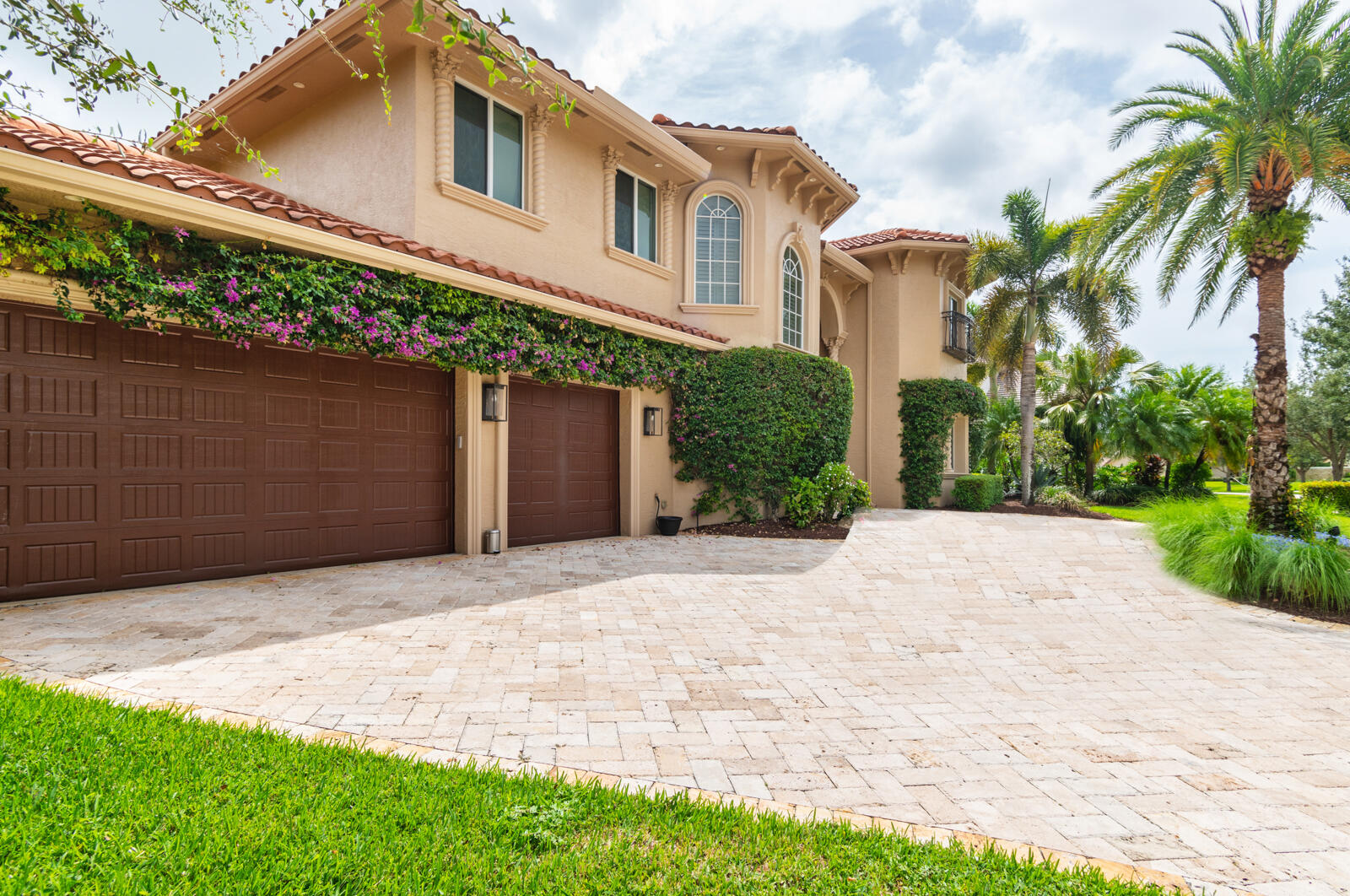 WOODFIELD HUNT CLUB - Residential