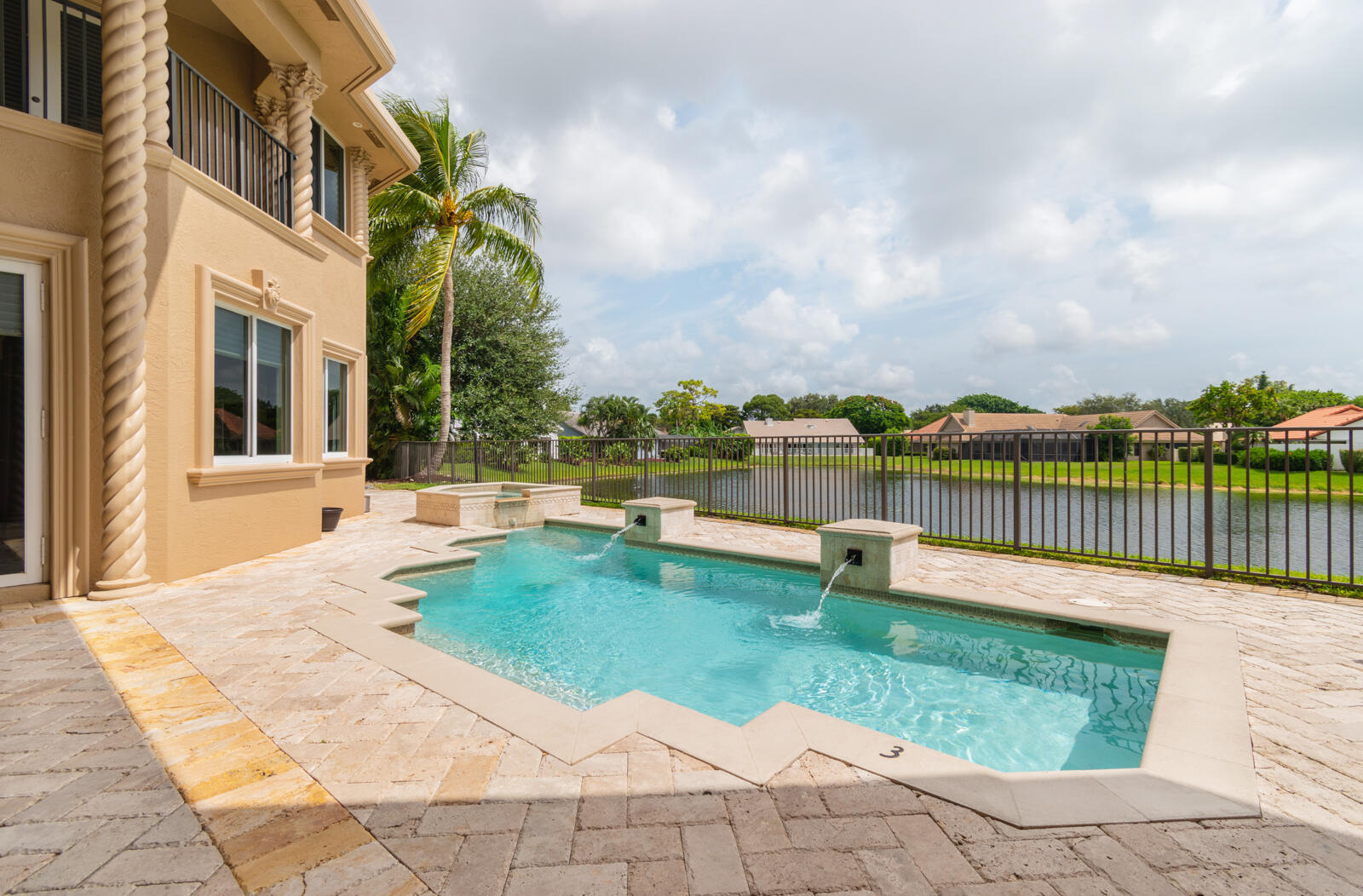 WOODFIELD HUNT CLUB - Residential