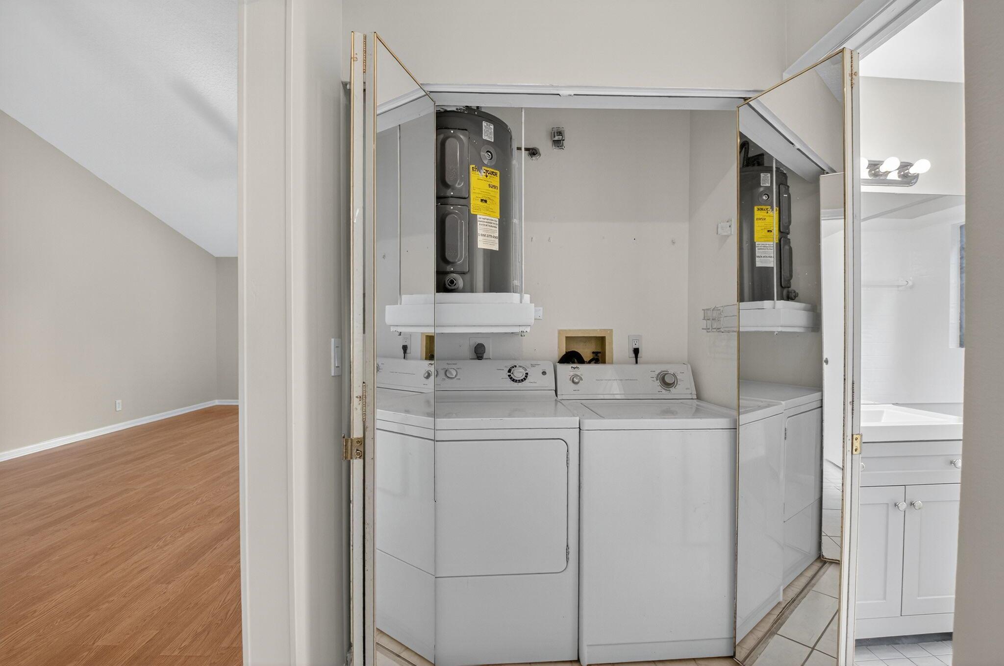 ENVIRONMENT I CONDO - Residential Lease