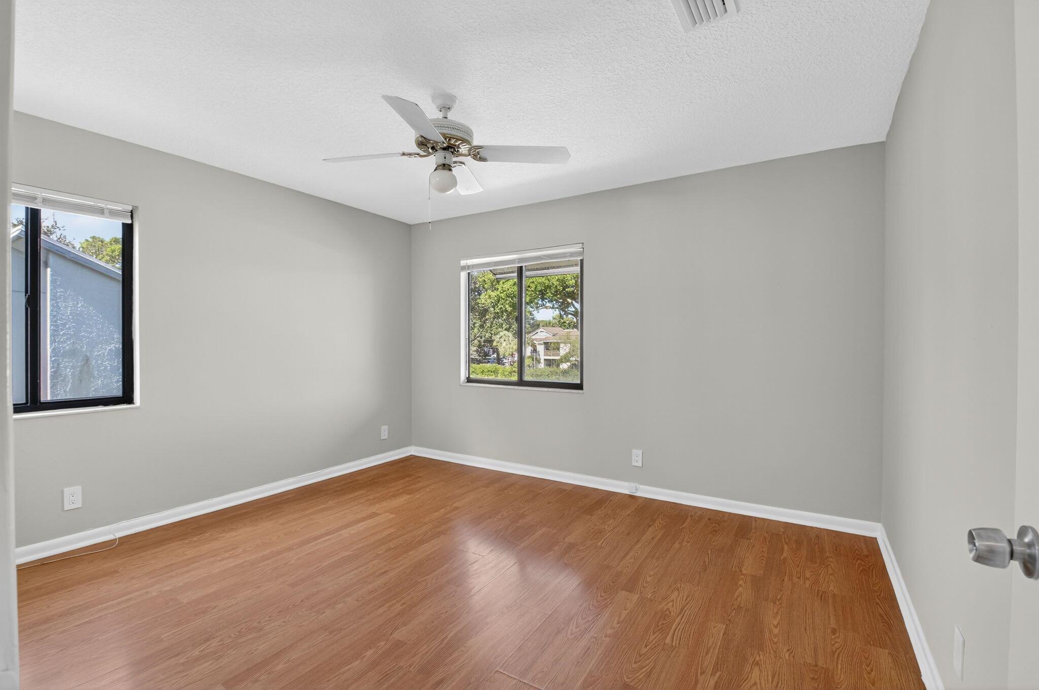 ENVIRONMENT I CONDO - Residential Lease