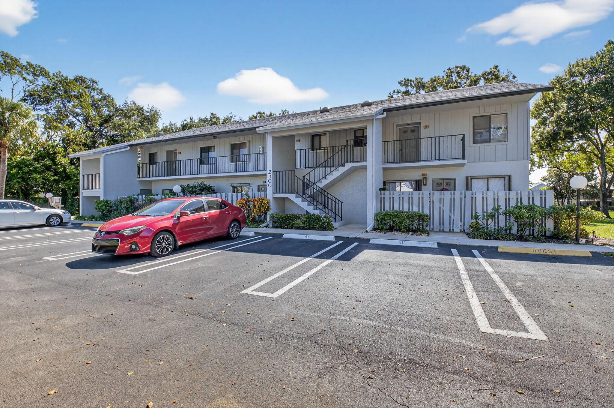 ENVIRONMENT I CONDO - Residential Lease