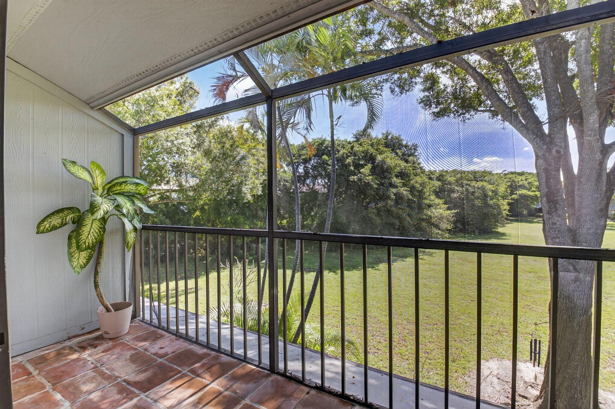 ENVIRONMENT I CONDO - Residential Lease