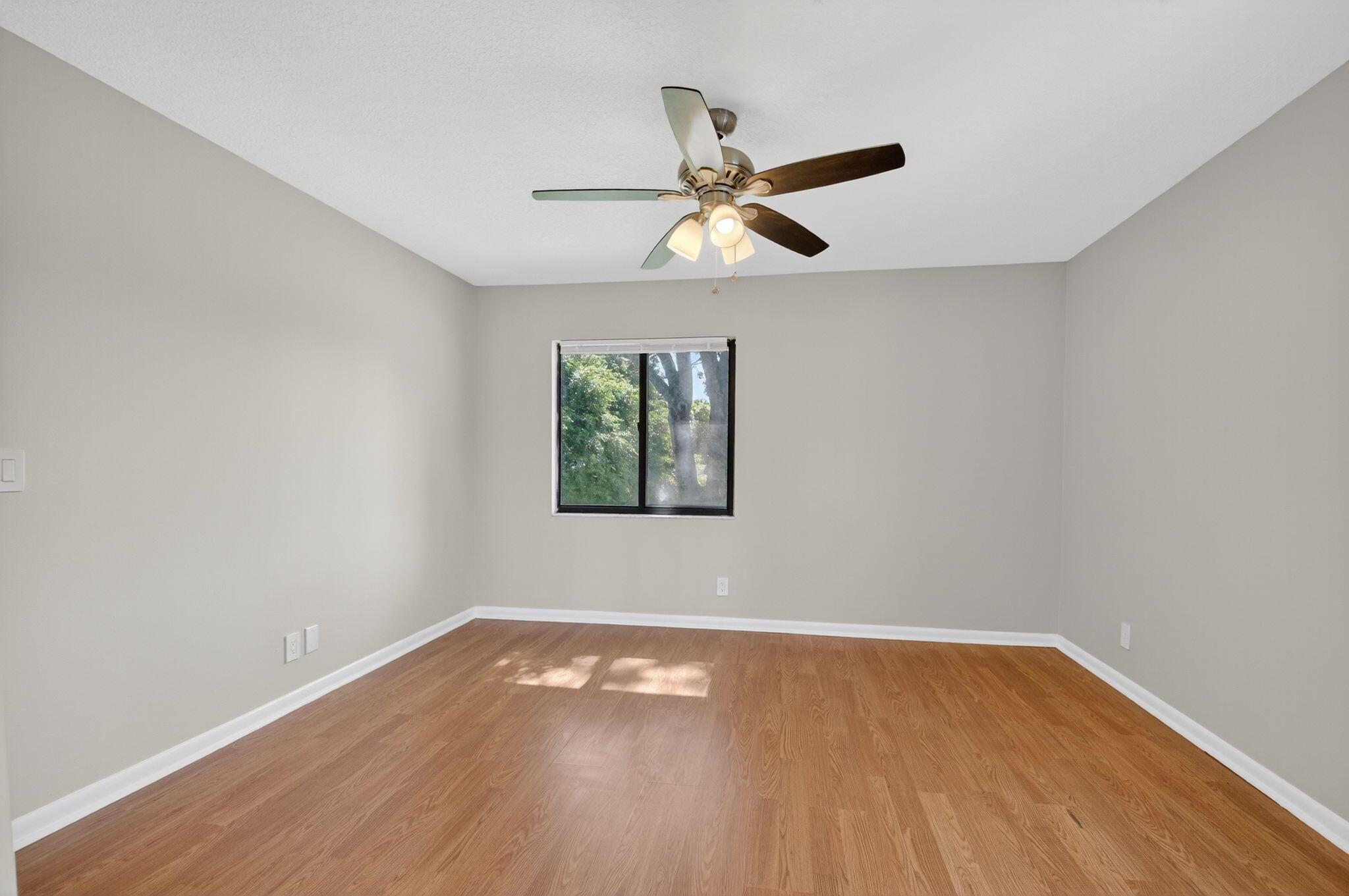 ENVIRONMENT I CONDO - Residential Lease