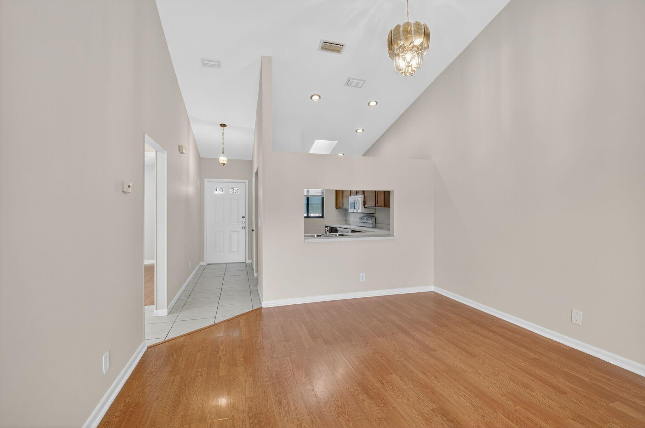 ENVIRONMENT I CONDO - Residential Lease