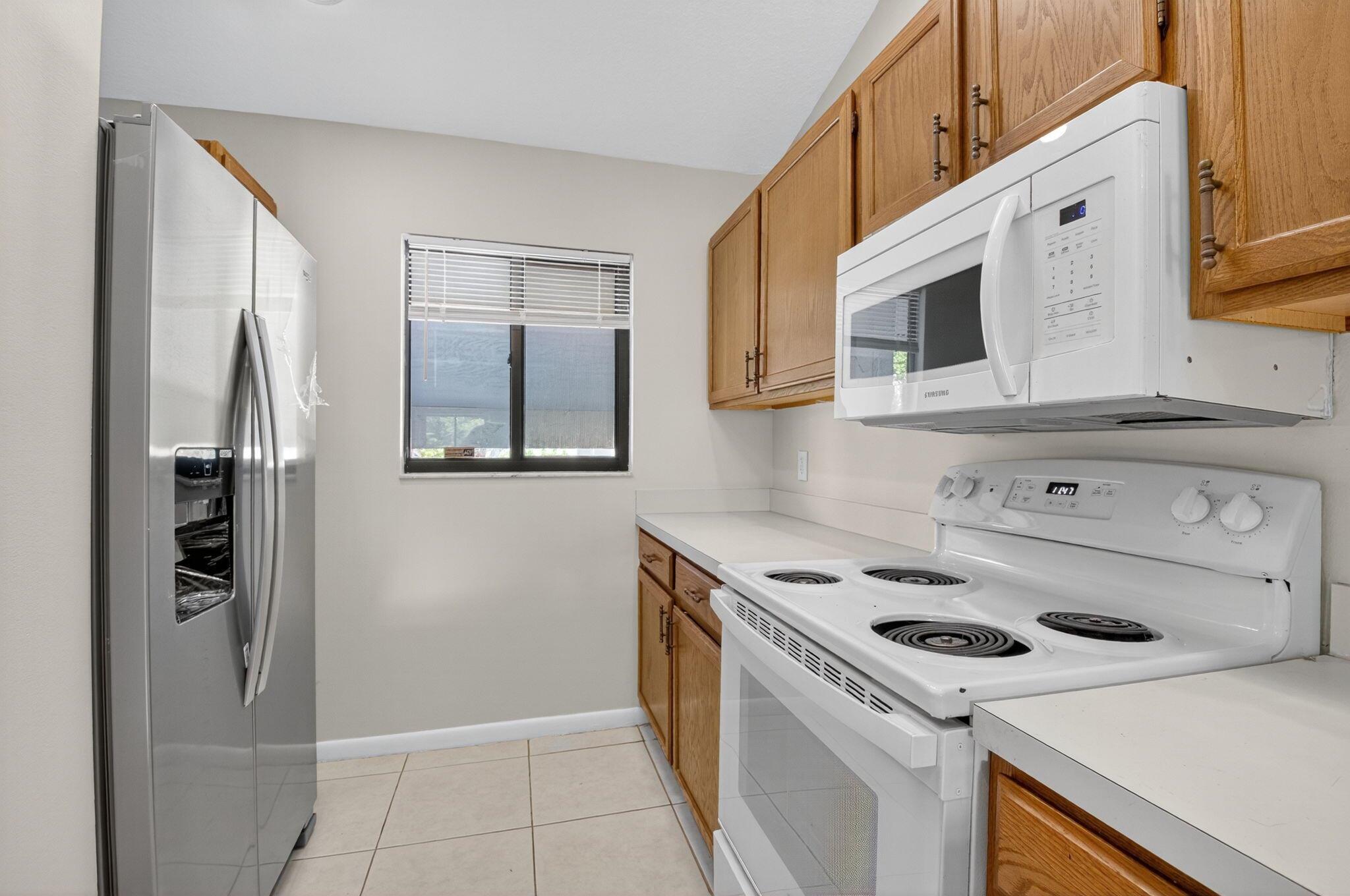 ENVIRONMENT I CONDO - Residential Lease