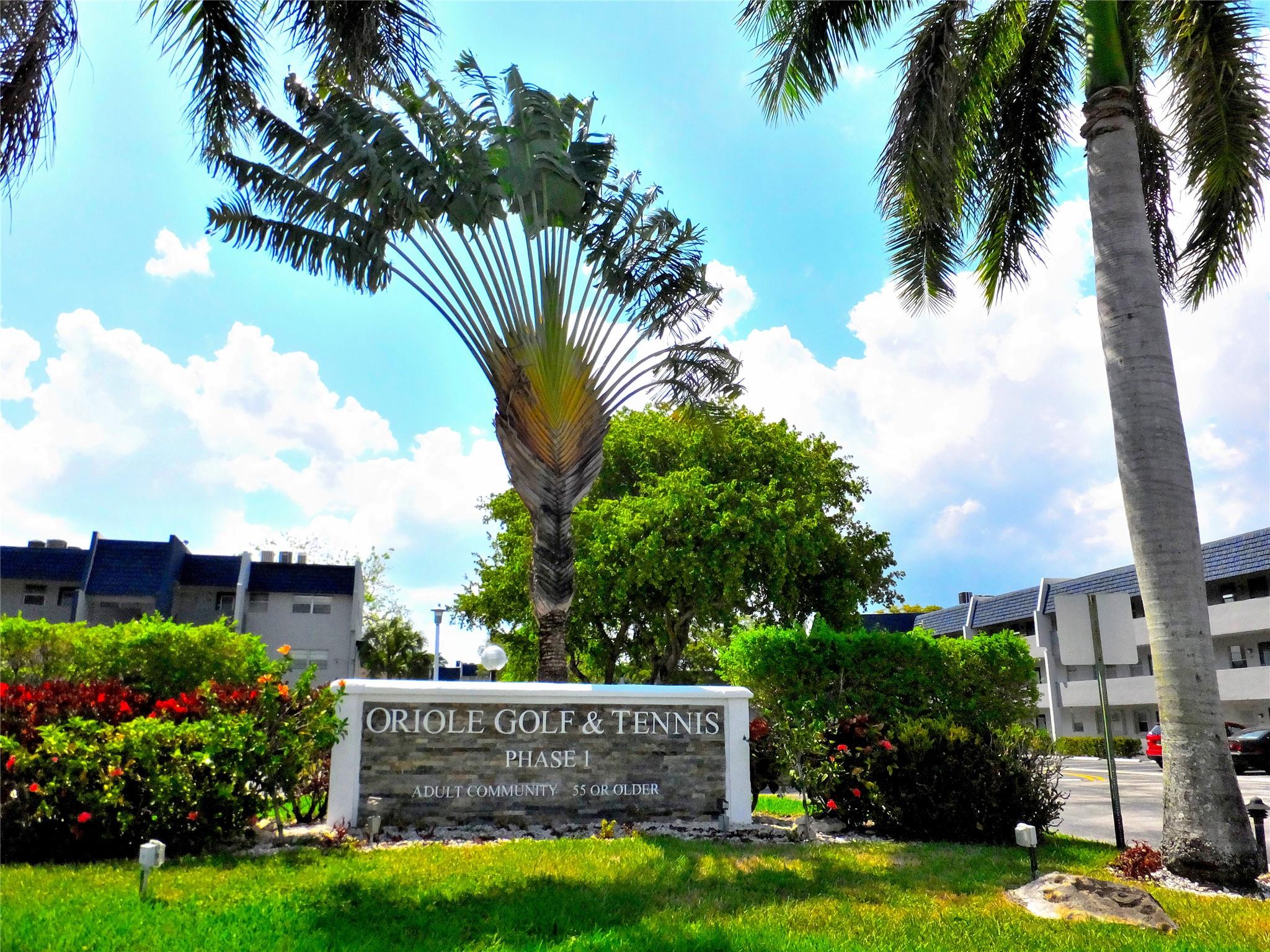 WELCOME TO GOLF & TENNIS CLUB, GREAT 55+ COMMUNITY! LARGE 1/1 UNIT FEATURES SPACIOUS FLOOR PLAN, GLASSED PORCH AND BREAKFAST NOOK IN THE KITCHEN. TILED FLOORS, KITCHEN WITH GRANITE COUNTERTOPS AND SS APPLIANCES, UPDATED BATHROOM WITH TWO PRIVATE ENTRANCES. GLASSED PORCH CAN BE USED AS AN OFFICE OR GUEST BEDROOM. ENJOY YEAR ROUND BEAUTIFUL, SERENE VIEW OF THE GOLF COURSE  AND THE LAKE FROM LIVING ROOM AND THE PORCH. GREAT AMENITIES: CLUBHOUSE, LIBRARY, GAME & MEETING ROOM,ENTERTAINMENT AUDITORIUM, KITCHEN, FITNESS CENTER, COMMUNITY POOL, SAUNA, TENNIS COURT, SHUFFLEBOARD, PICNIC AREA. CLOSE TO SHOPPING, RESTAURANTS, CORAL SPRINGS MALL. BUS STOP AT COMMUNITY ENTRANCE. ASSOCIATION REQUIRES MIN 700 CREDIT SCORE, MIN $40,000 ANNUAL INCOME PER MARRIED COUPLE OR PER PERSON.