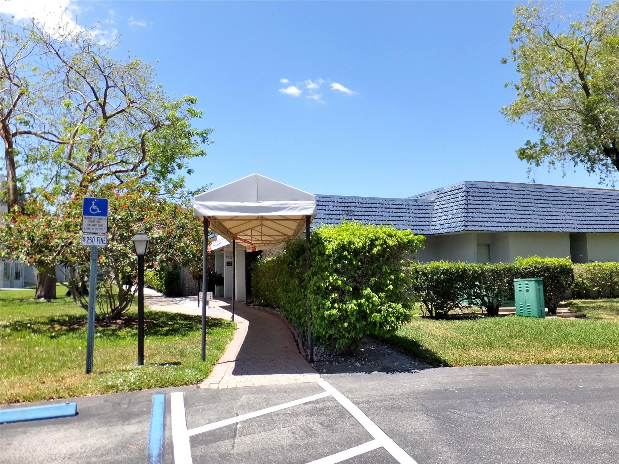 Oriole Golf & Tennis Club - Residential Lease