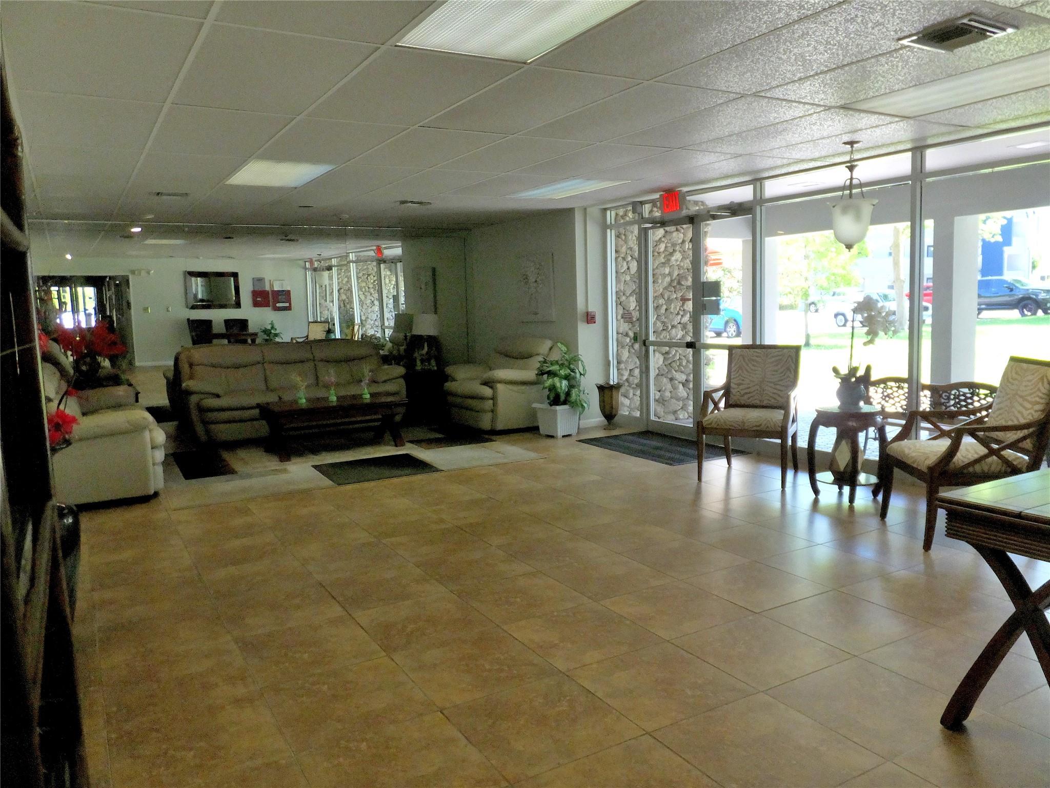 Oriole Golf & Tennis Club - Residential Lease