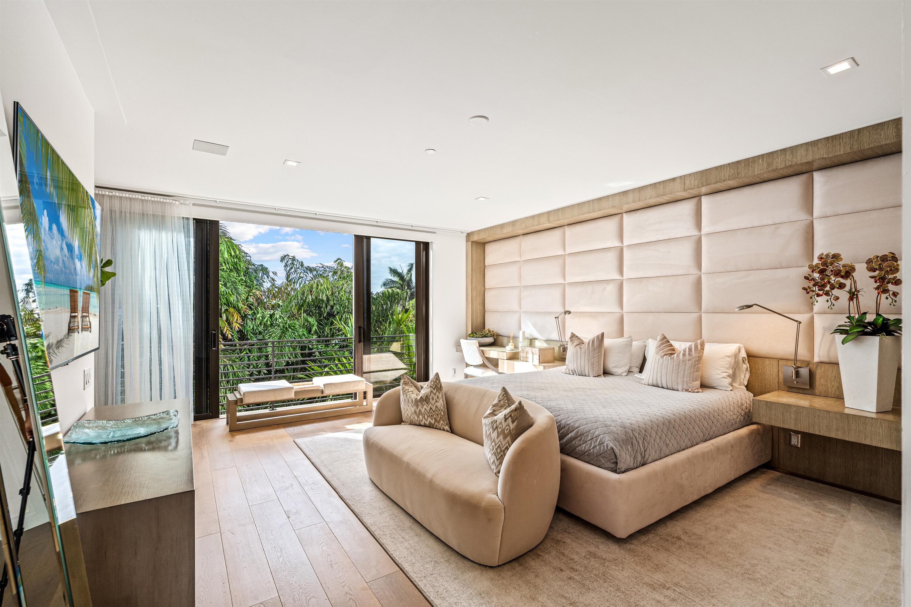 150 OCEANSIDE - Residential