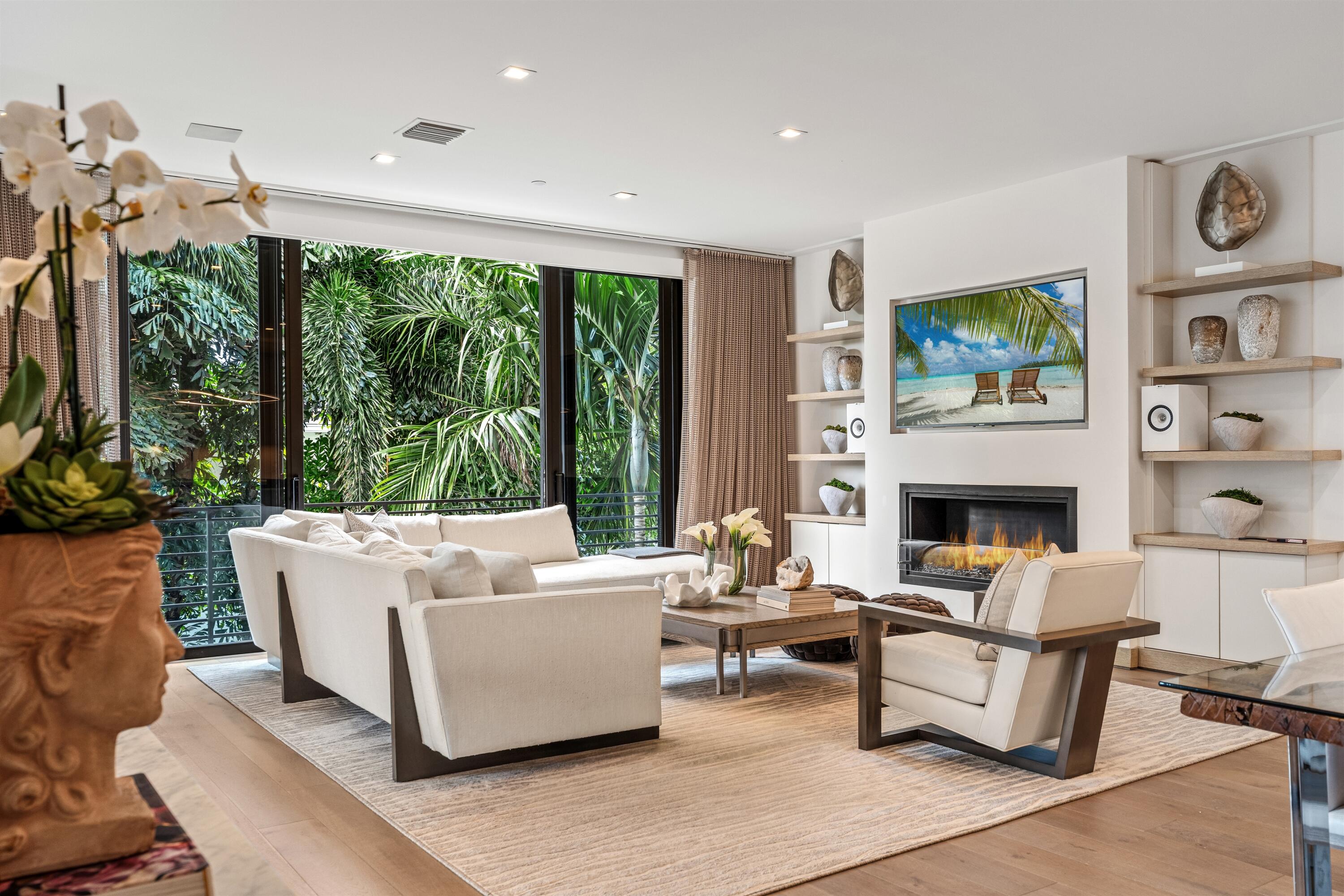 150 OCEANSIDE - Residential