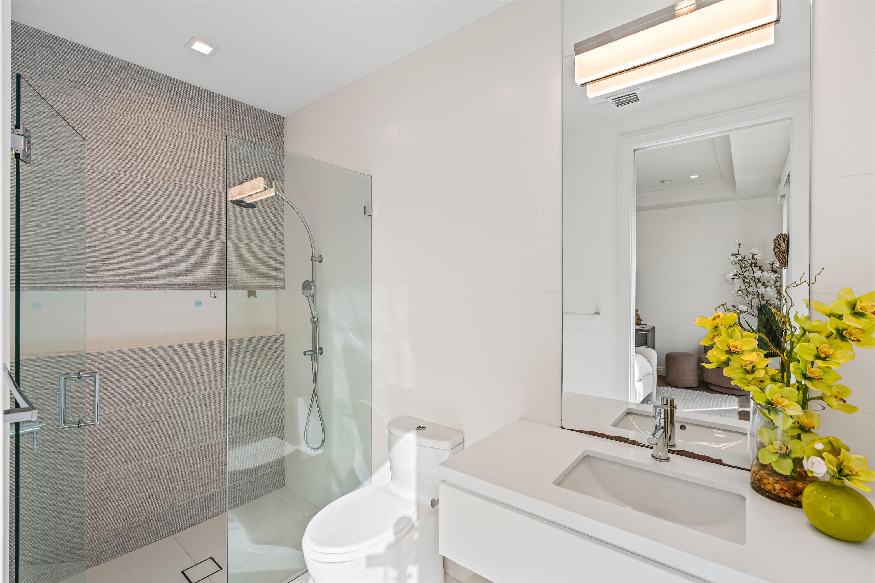 150 OCEANSIDE - Residential