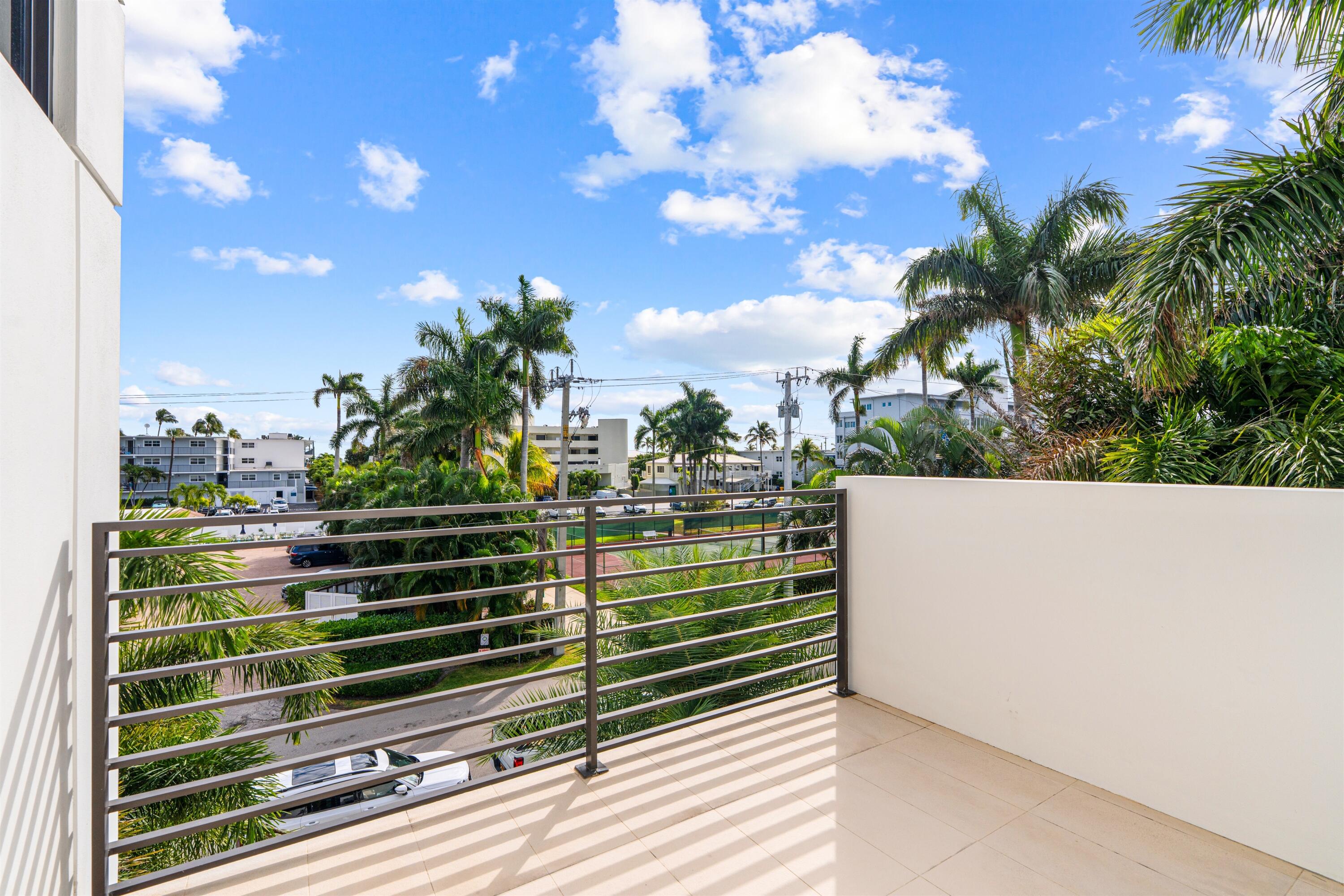 150 OCEANSIDE - Residential