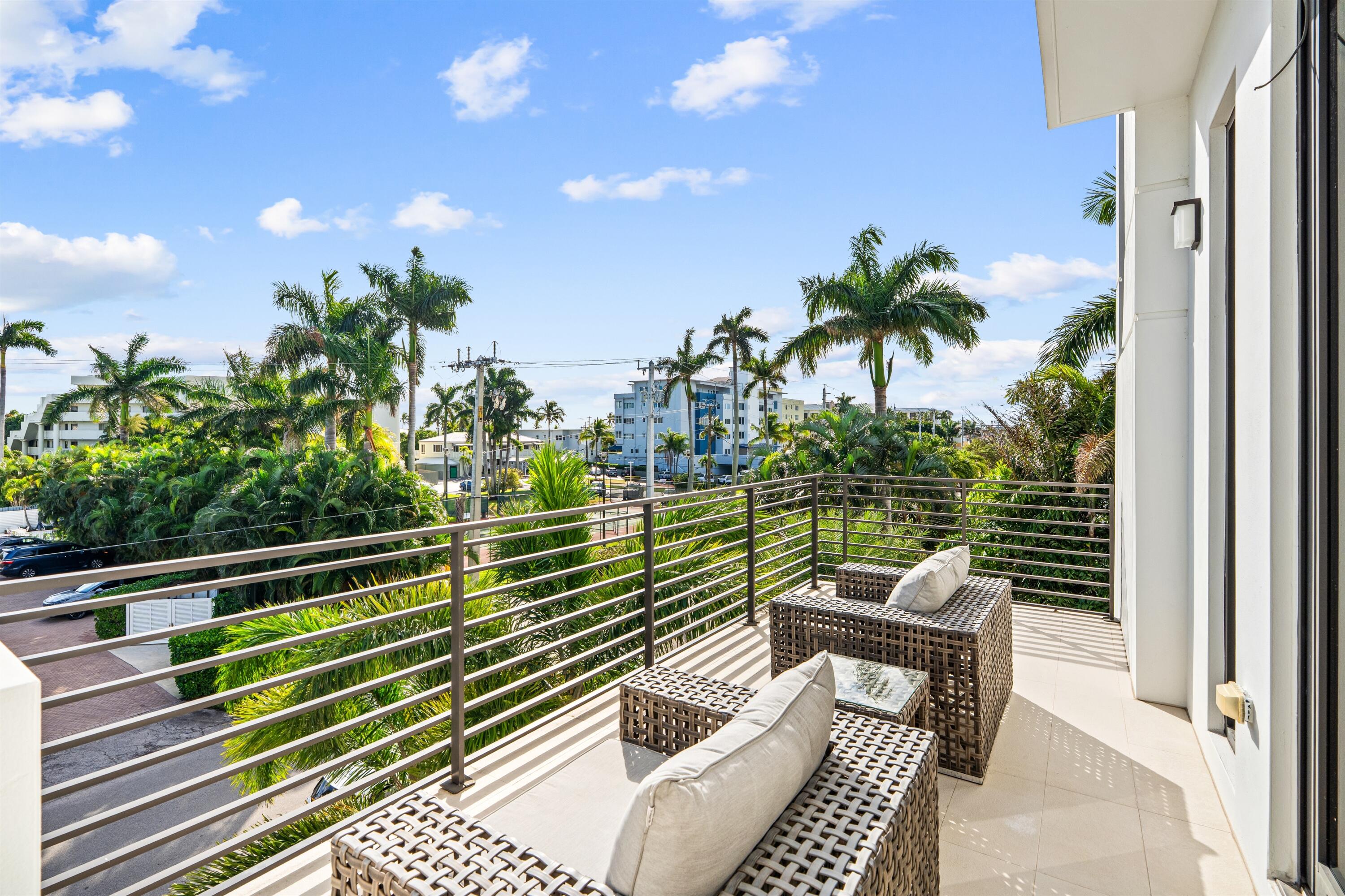 150 OCEANSIDE - Residential