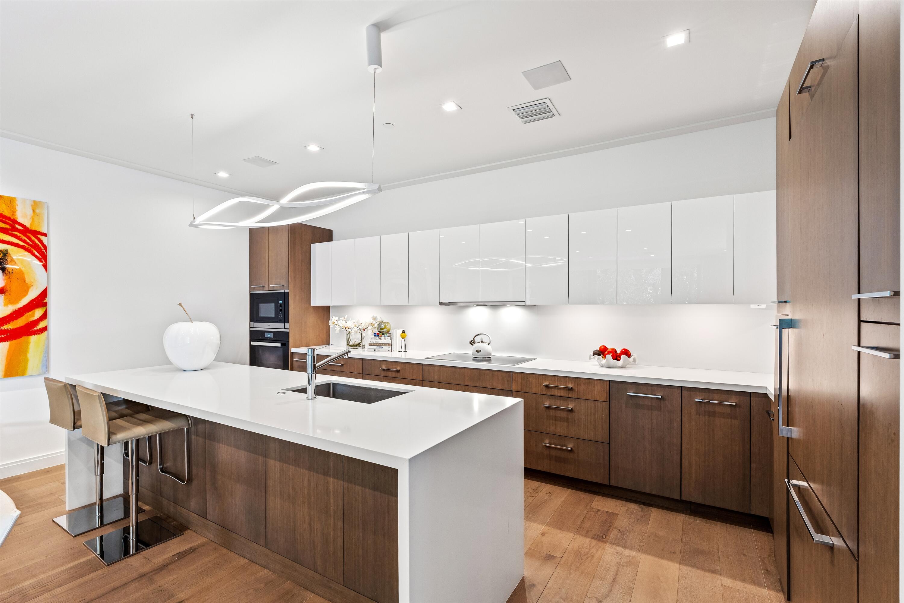 150 OCEANSIDE - Residential