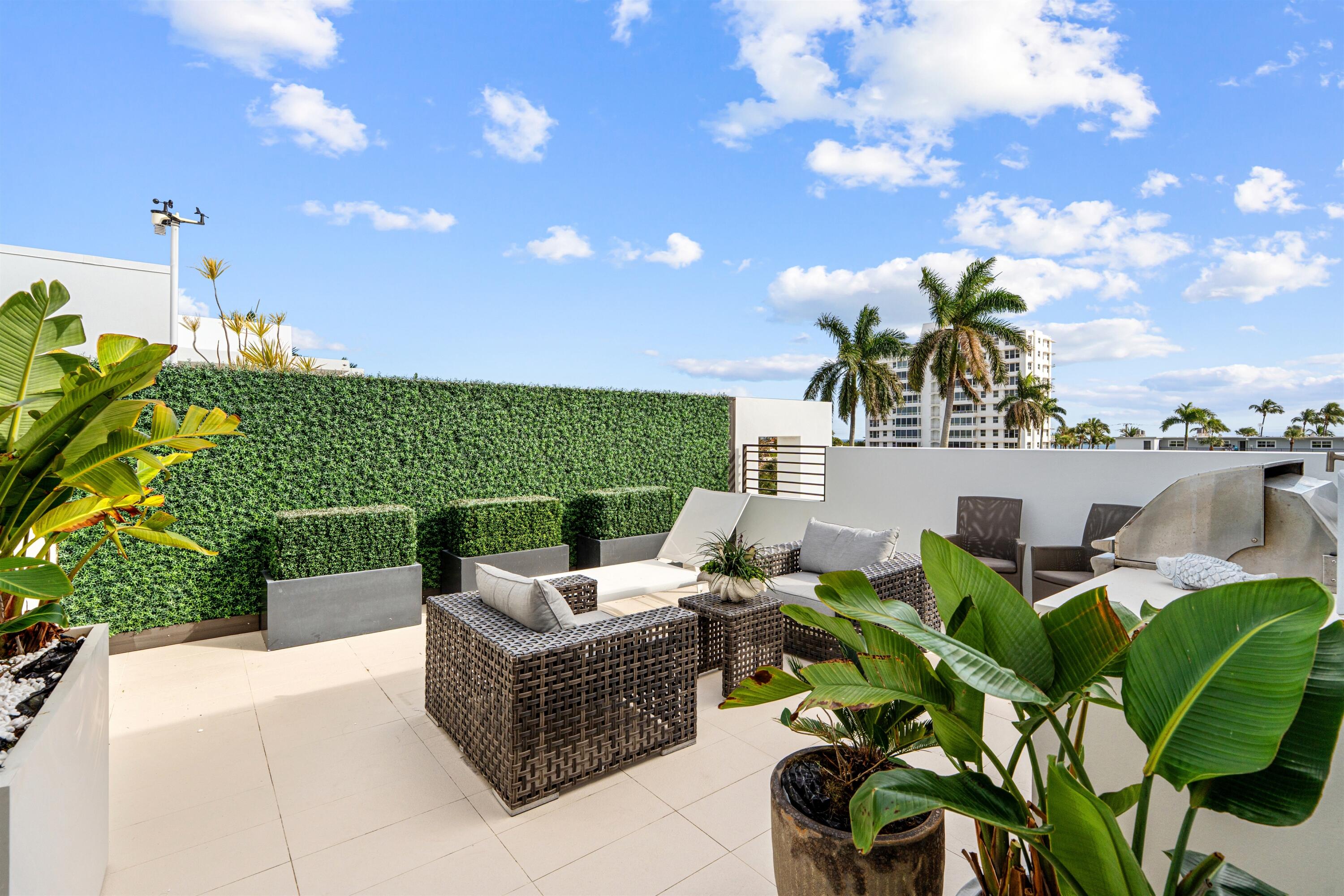 150 OCEANSIDE - Residential