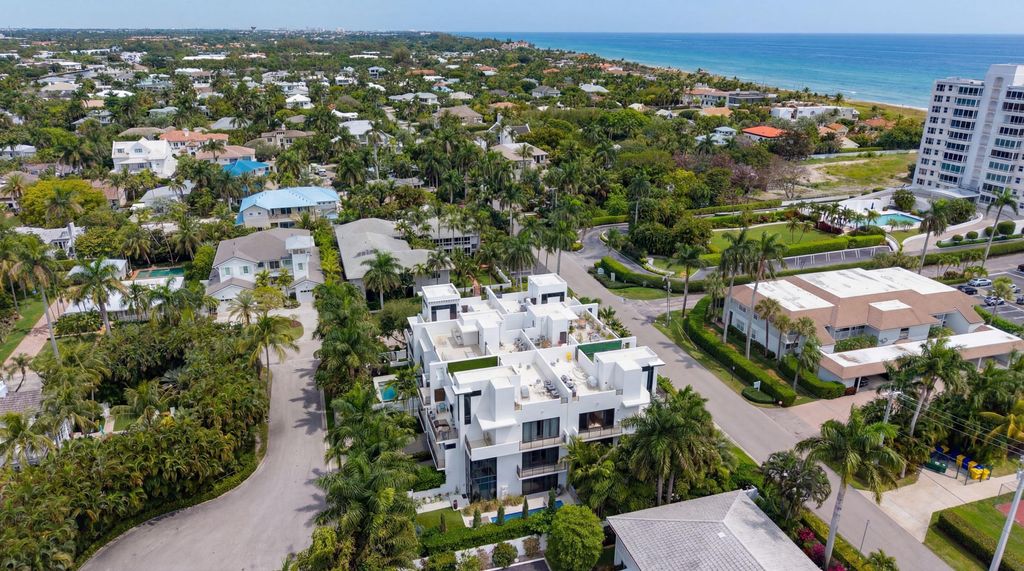 Photo of 152 Andrews Avenue, Delray Beach, FL 33483 (MLS # R11161545)