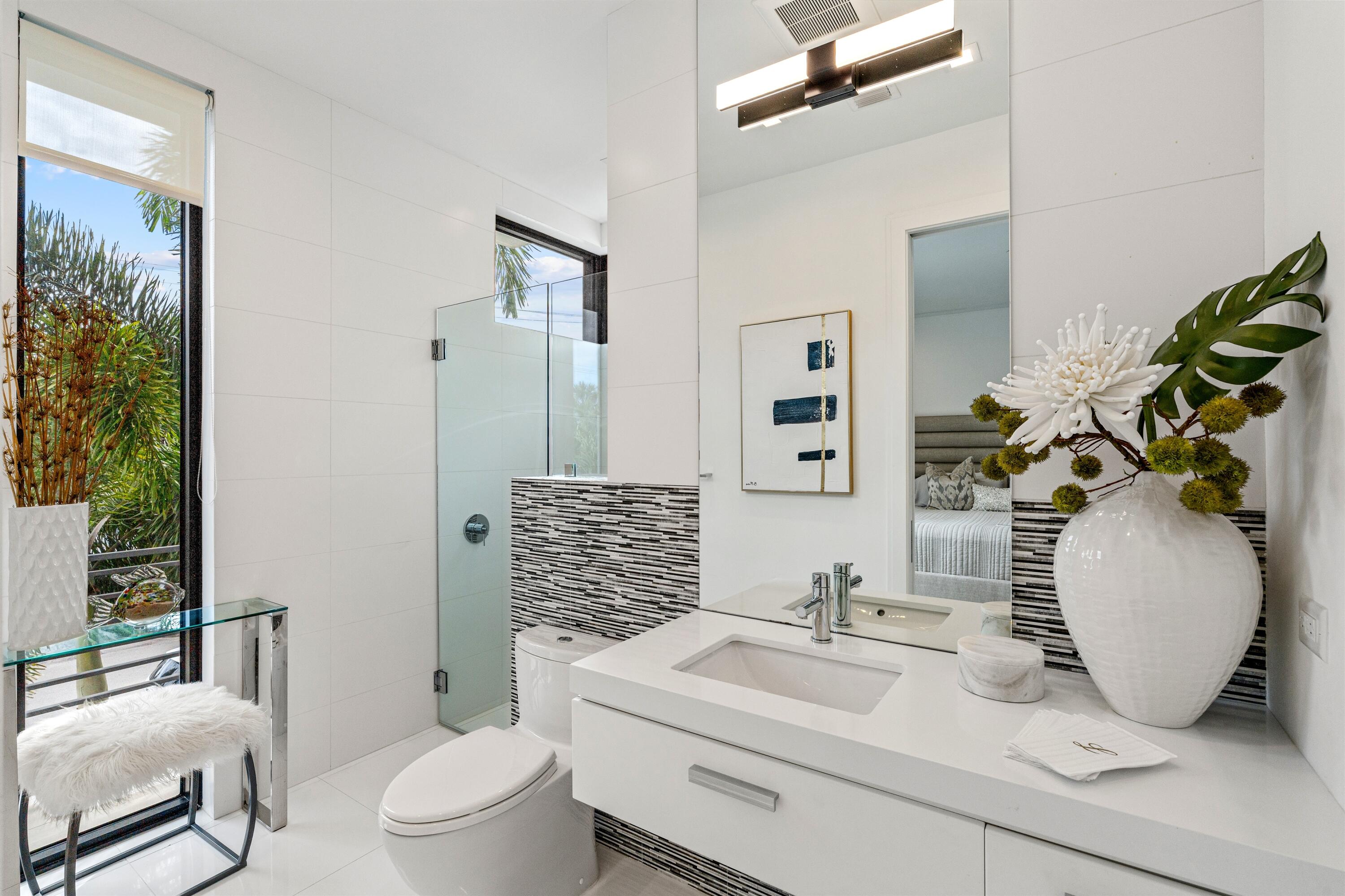 150 OCEANSIDE - Residential