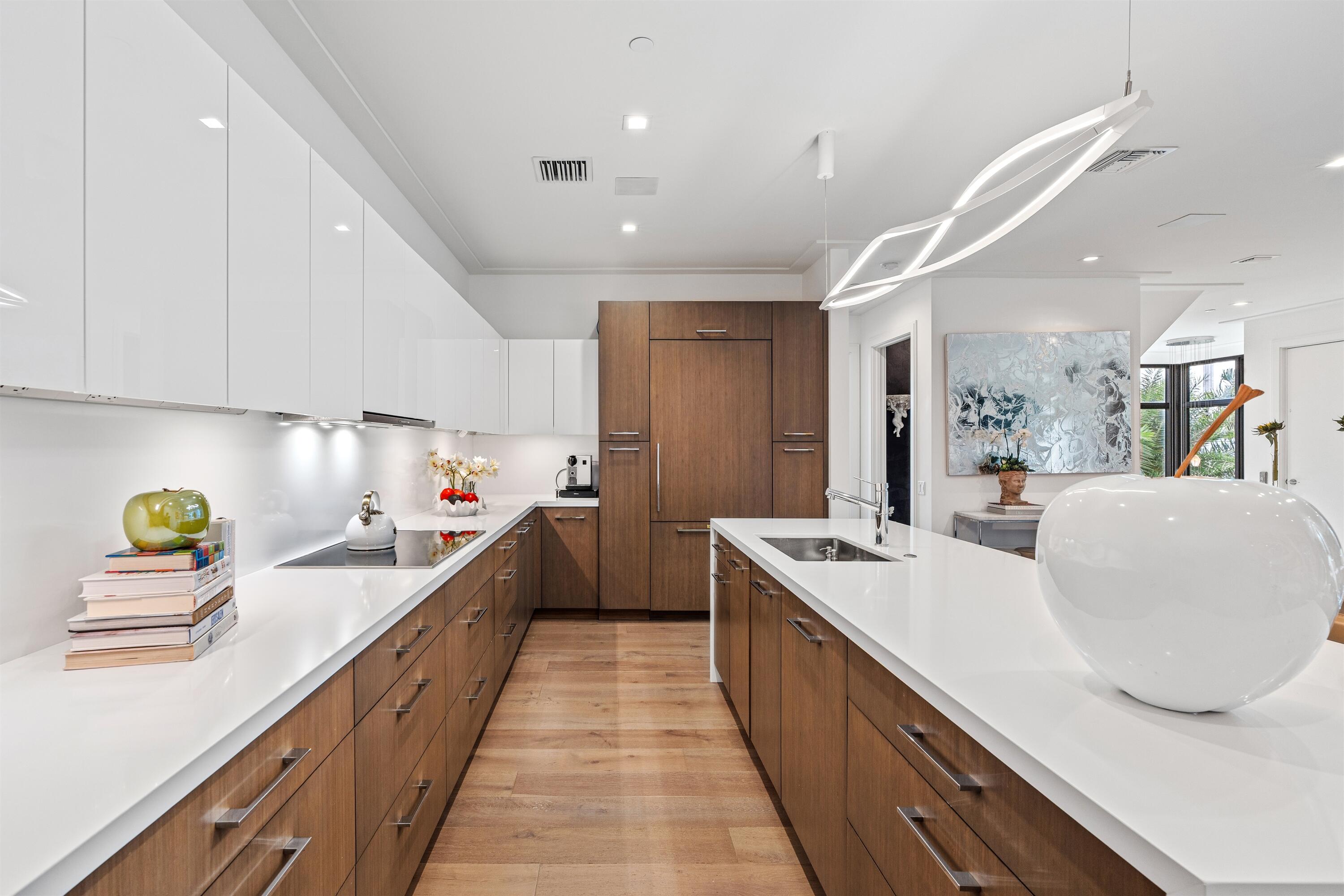 150 OCEANSIDE - Residential