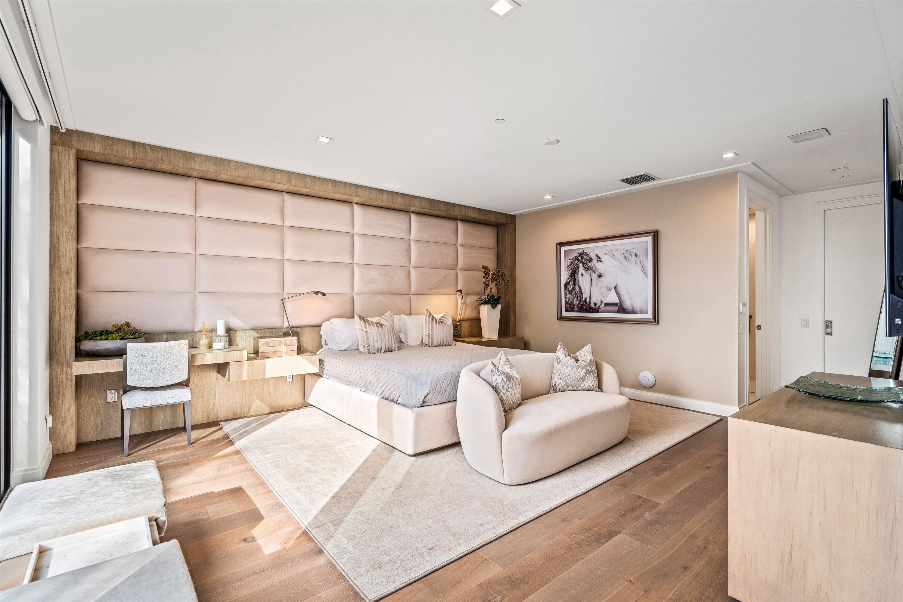 150 OCEANSIDE - Residential