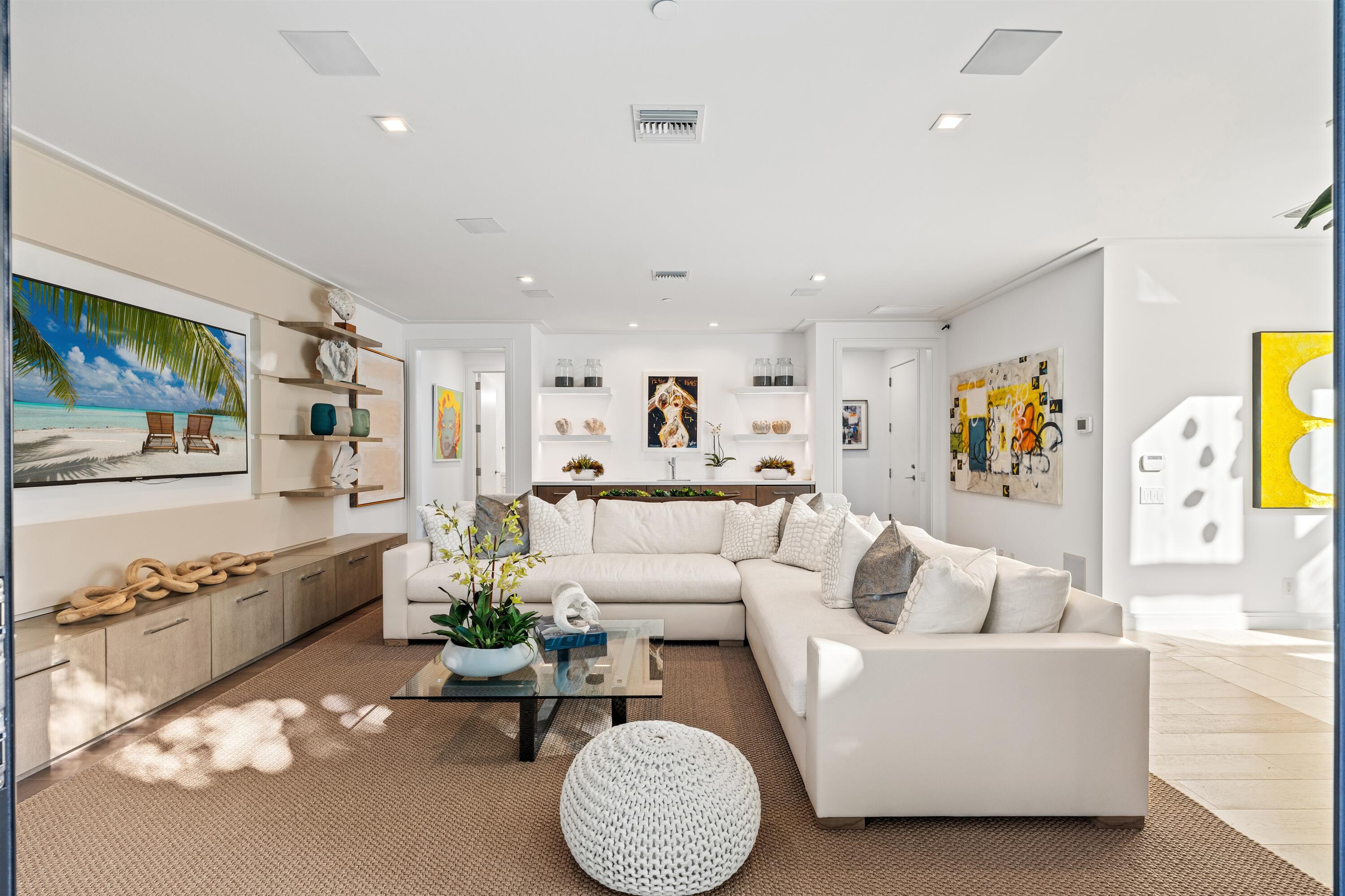 150 OCEANSIDE - Residential