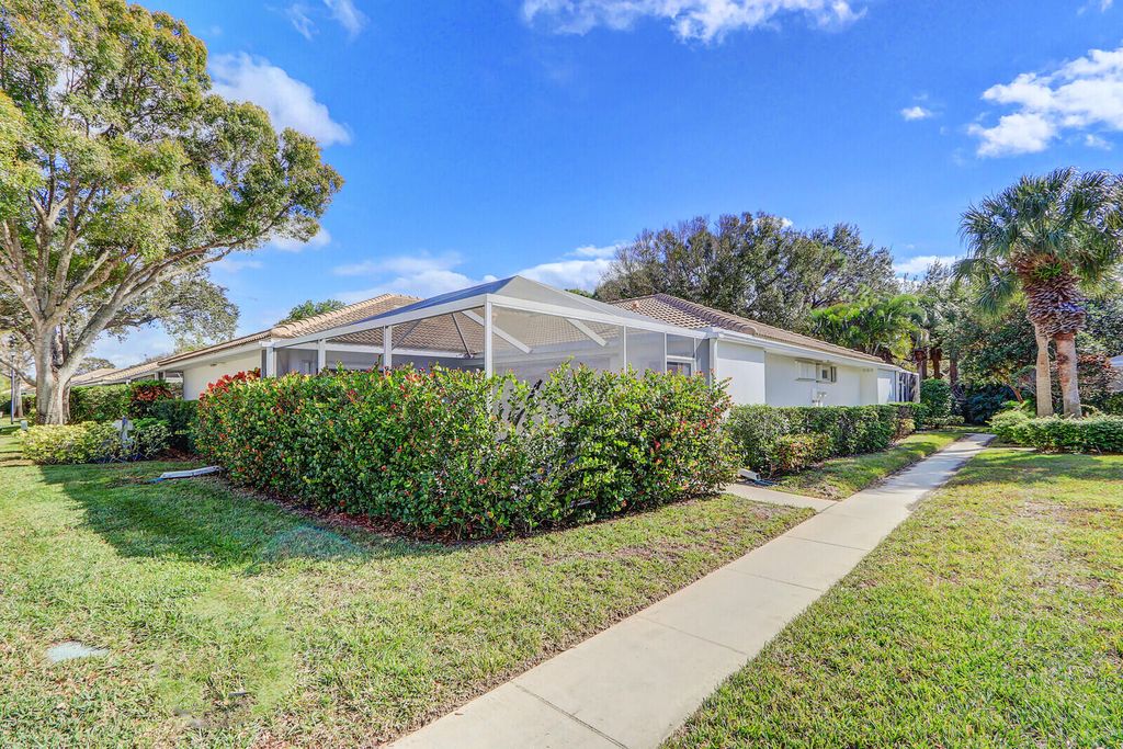 Photo of 9201 Chapman Oak Court, Palm Beach Gardens, FL 33410 (MLS # R10946212)