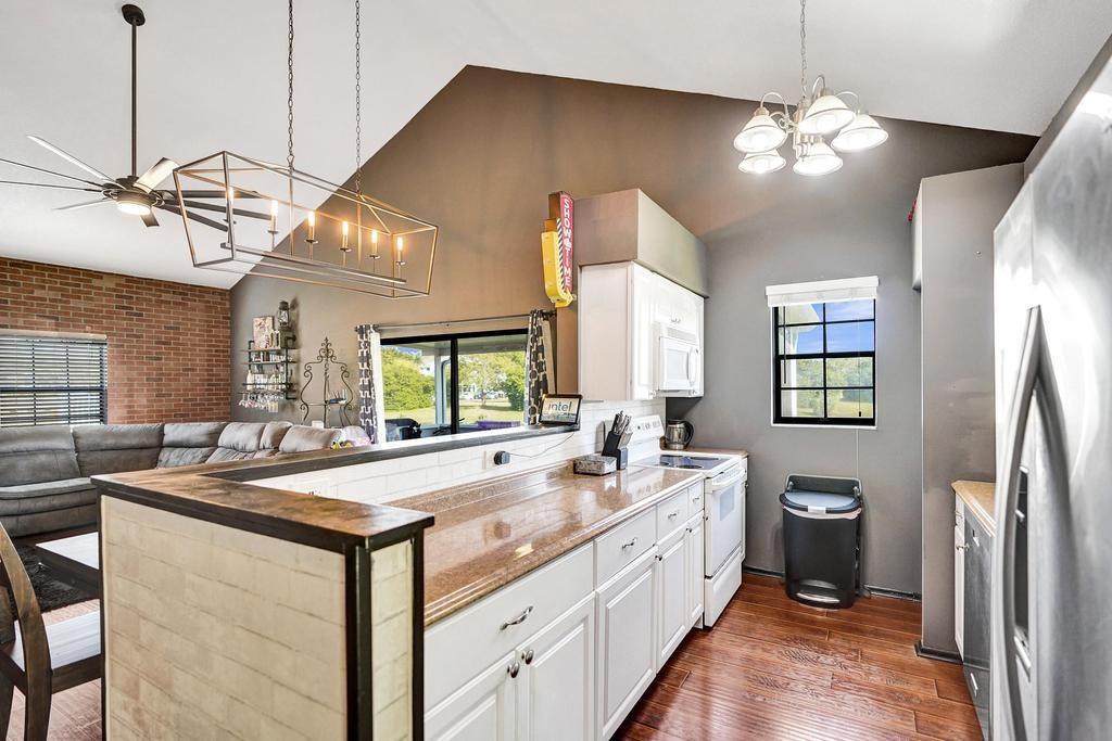View photos, virtual tours, details... 2815 Black Pine Ct