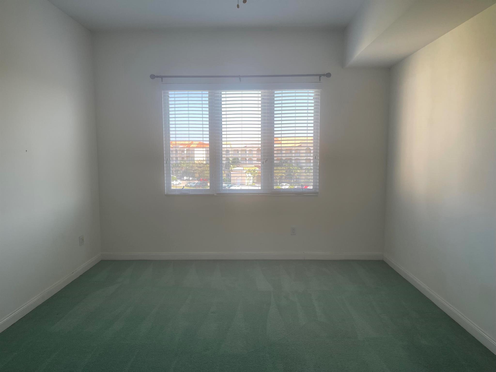 HARBOUR ISLE AT HUTCHINSO - Residential Lease