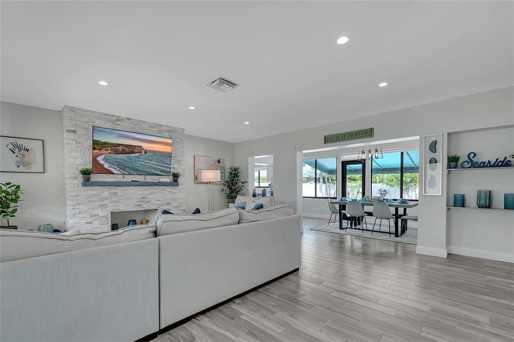 LAS OLAS PARK CORR PLAT - Residential Lease