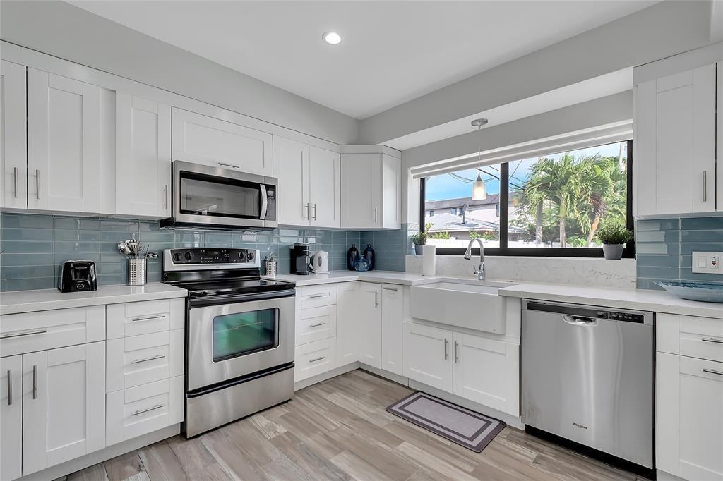 LAS OLAS PARK CORR PLAT - Residential Lease