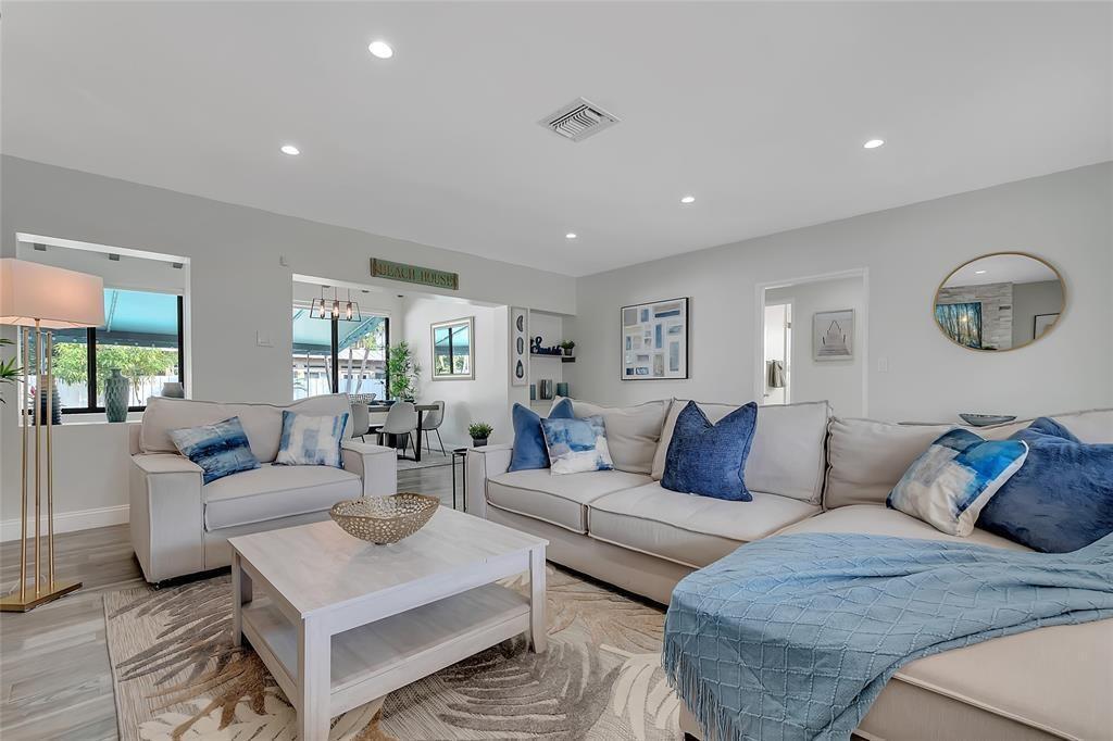 LAS OLAS PARK CORR PLAT - Residential Lease