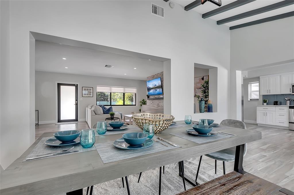 LAS OLAS PARK CORR PLAT - Residential Lease