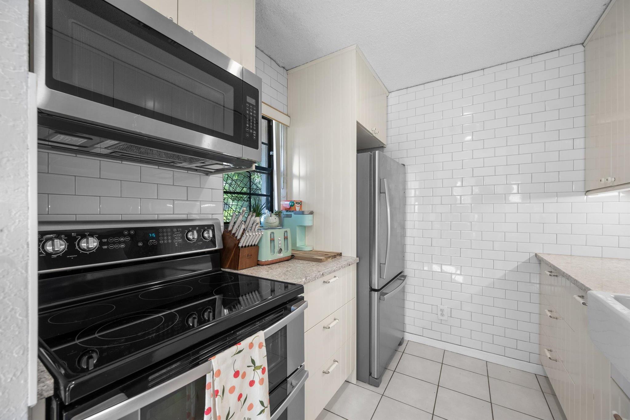 SEAWAY VILLAS - Residential