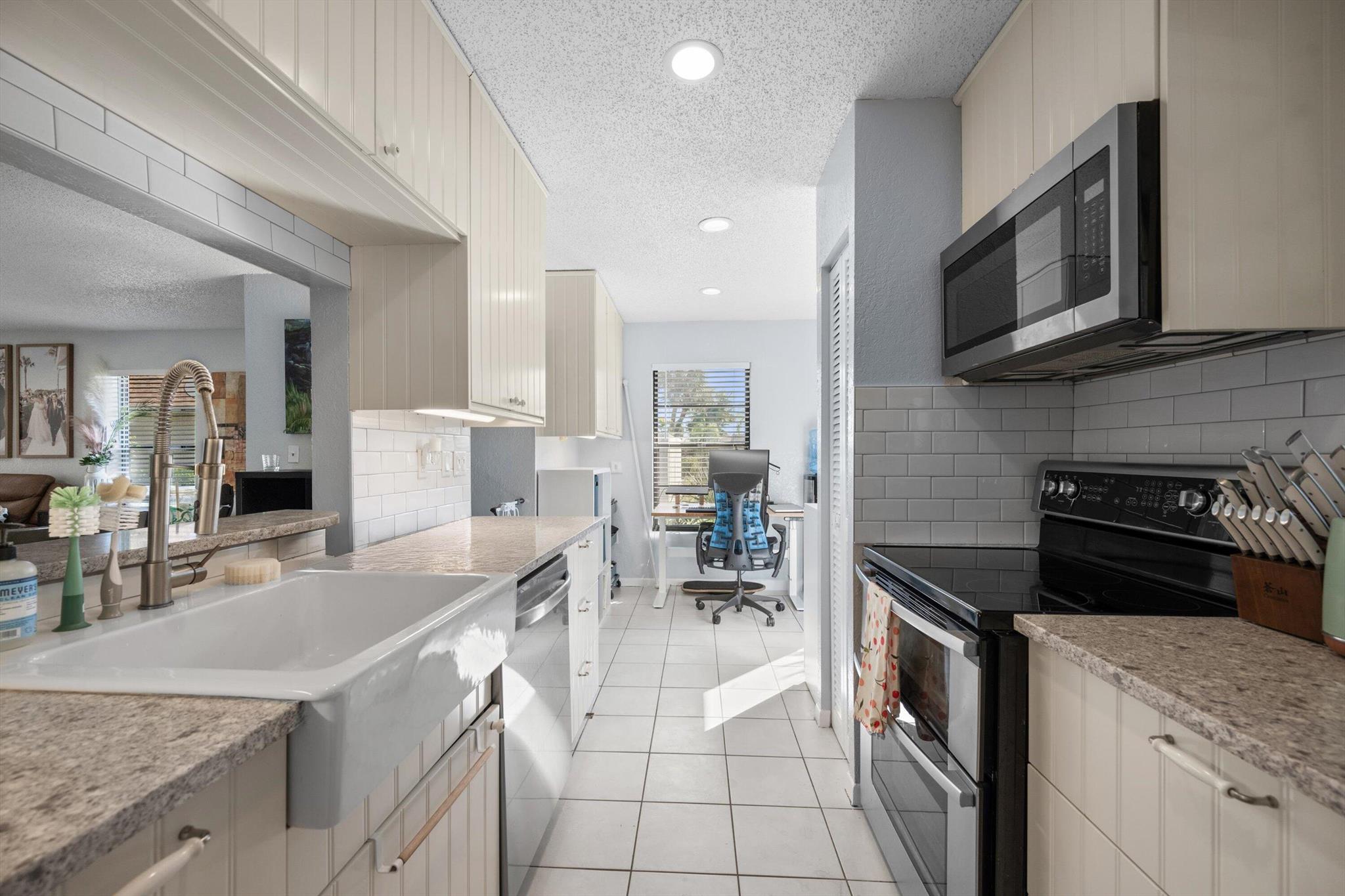 SEAWAY VILLAS - Residential