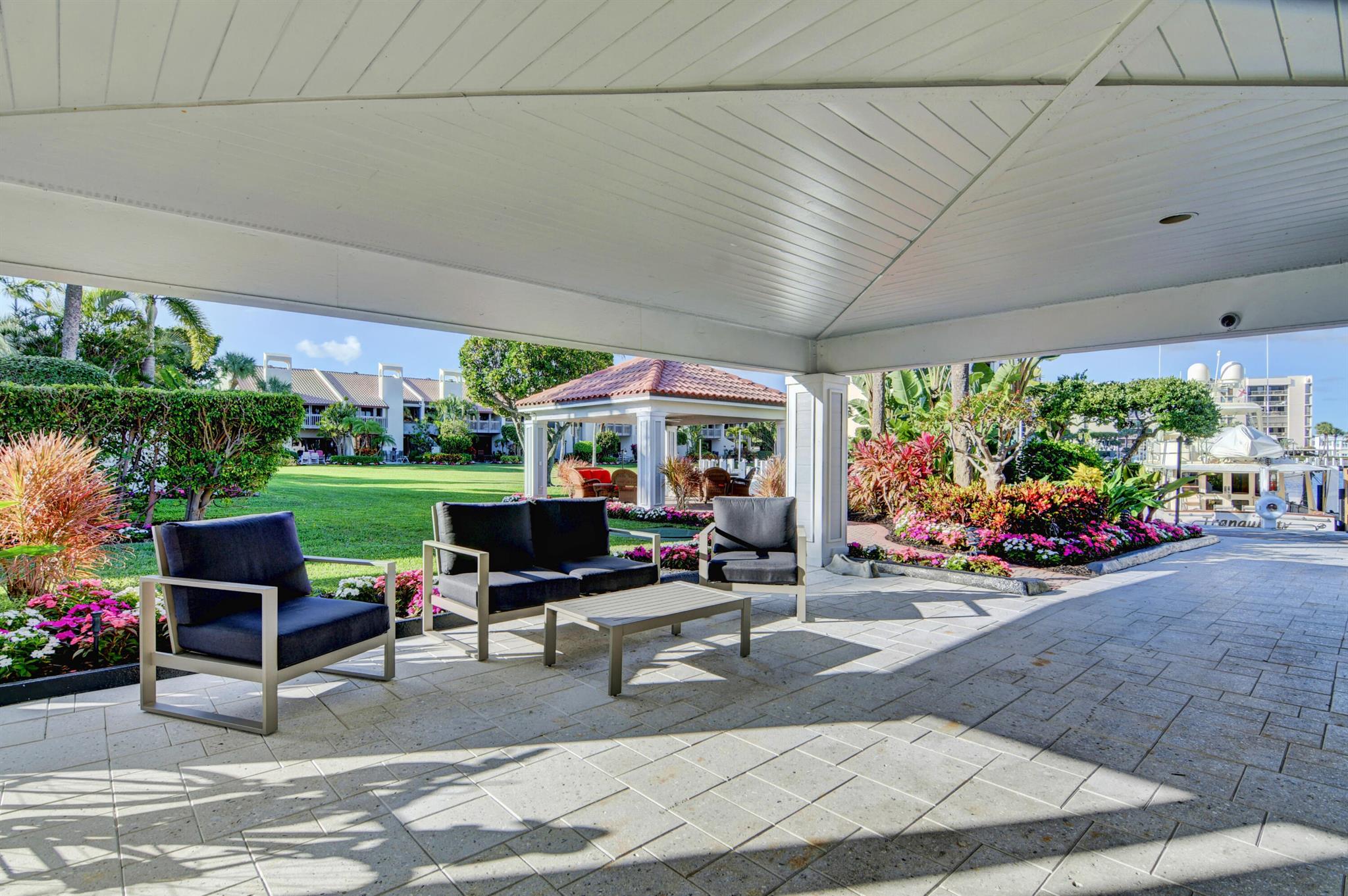 YACHT & RACQUET CLUB OF B - Residential