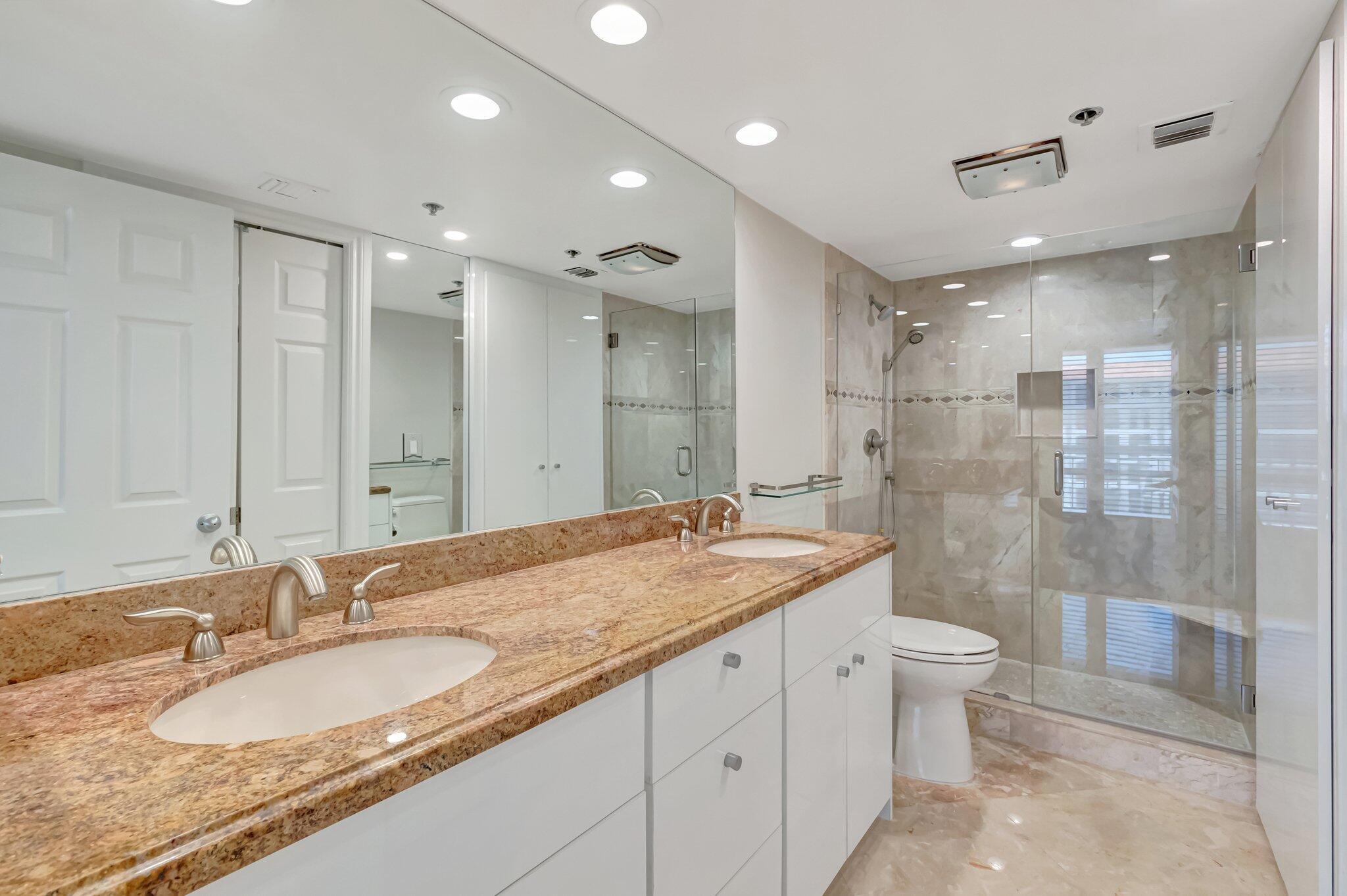 YACHT & RACQUET CLUB OF B - Residential