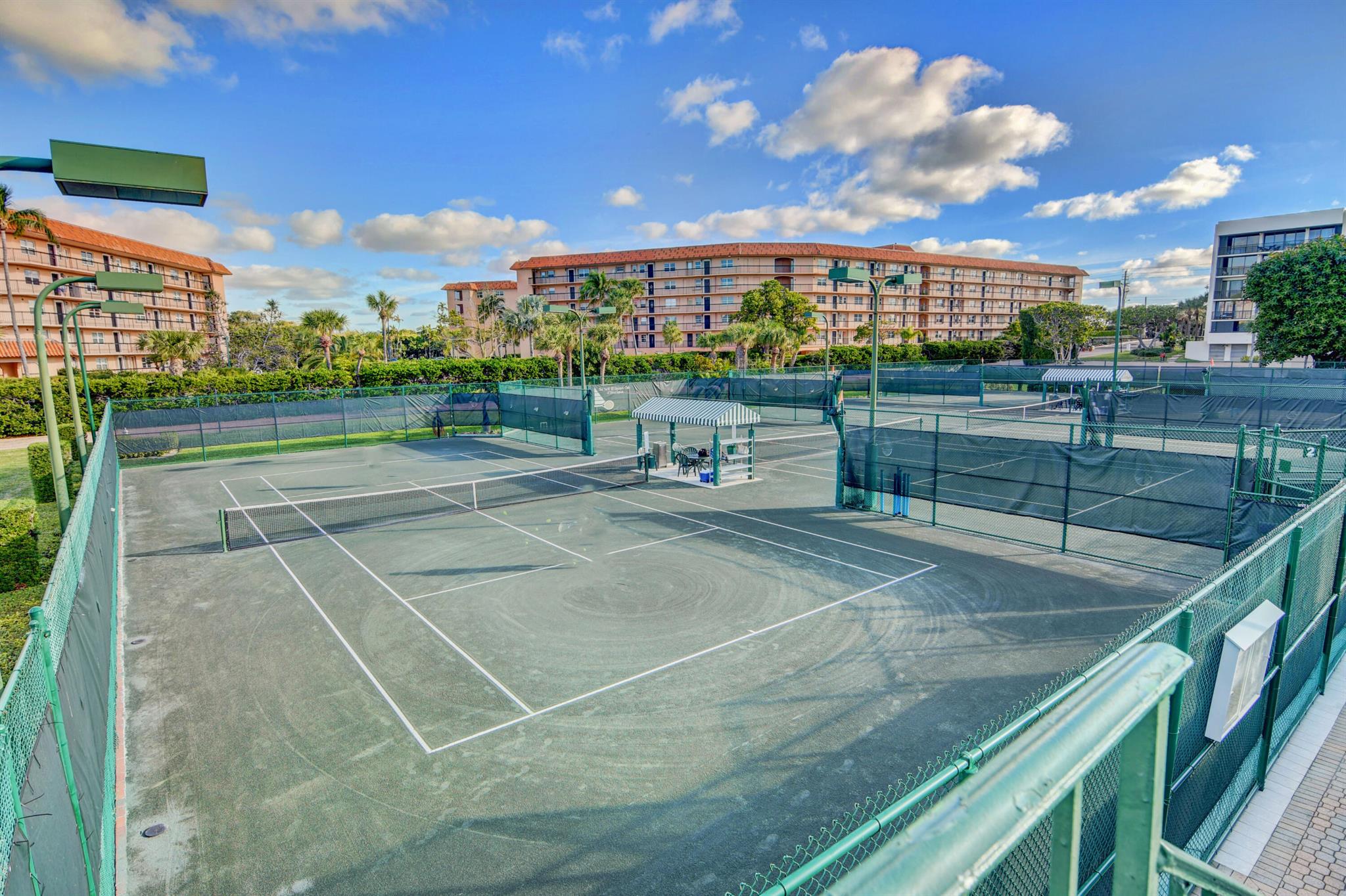 YACHT & RACQUET CLUB OF B - Residential