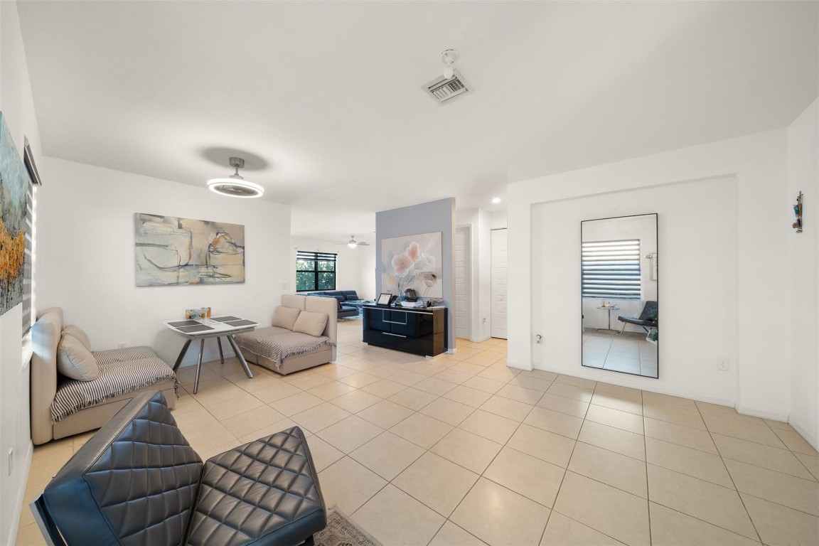 CHAMPION LAKES - Residential