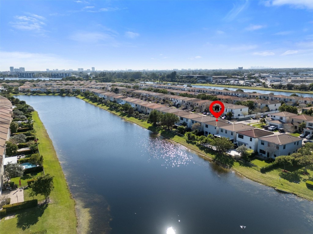 CHAMPION LAKES - Residential