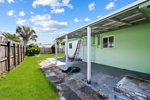 Tiny photo for 160 NE 60th Street, Oakland Park, FL 33334 (MLS # B26017413)