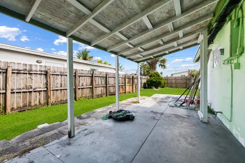 Tiny photo for 160 NE 60th Street, Oakland Park, FL 33334 (MLS # B26017413)